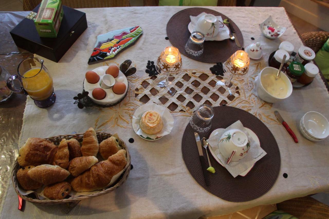 Roulotte La Dominique Bed & Breakfast Romery  ภายนอก รูปภาพ