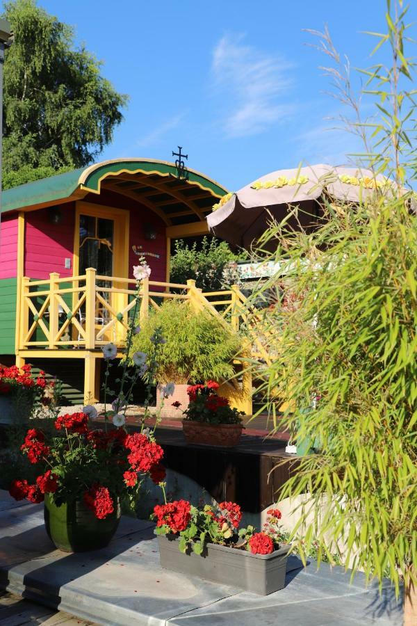 Roulotte La Dominique Bed & Breakfast Romery  ภายนอก รูปภาพ