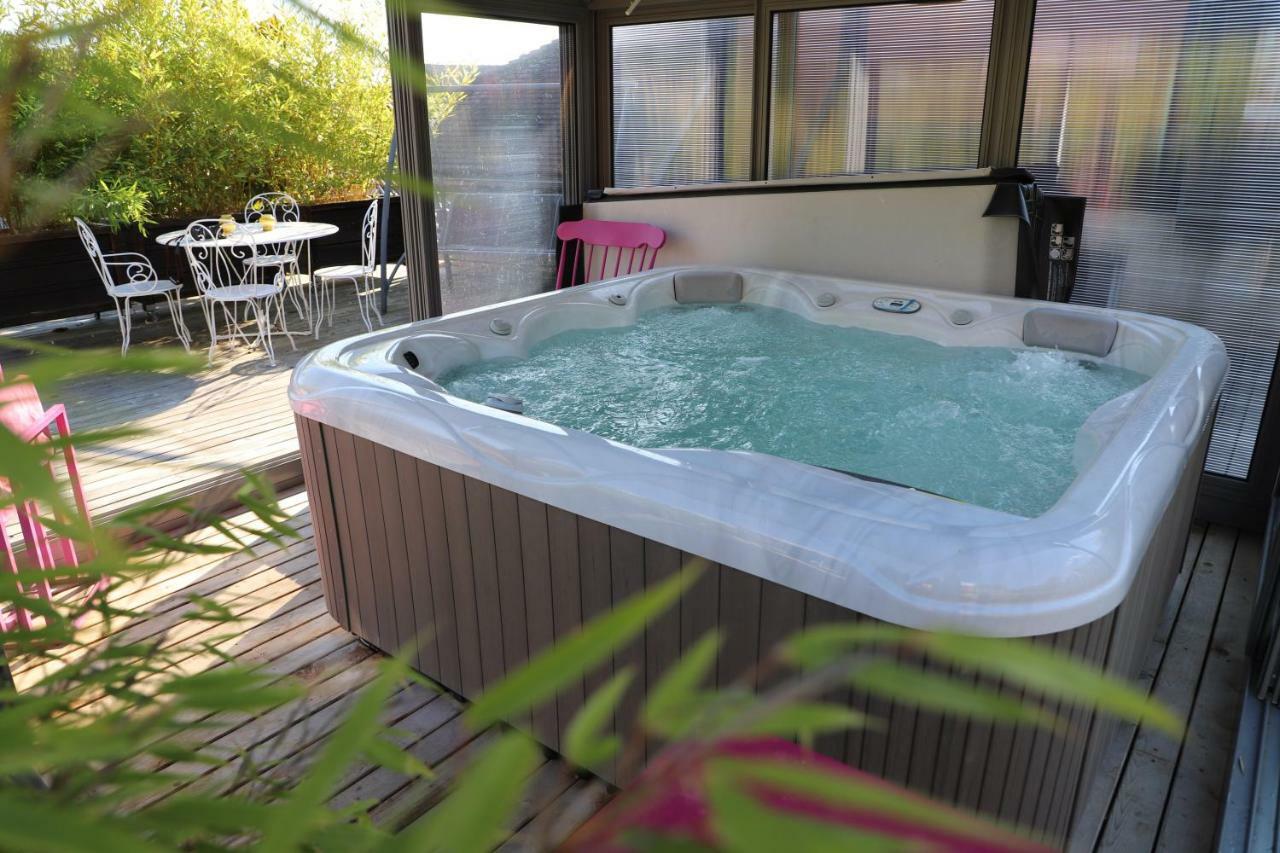 Roulotte La Dominique Bed & Breakfast Romery  ภายนอก รูปภาพ